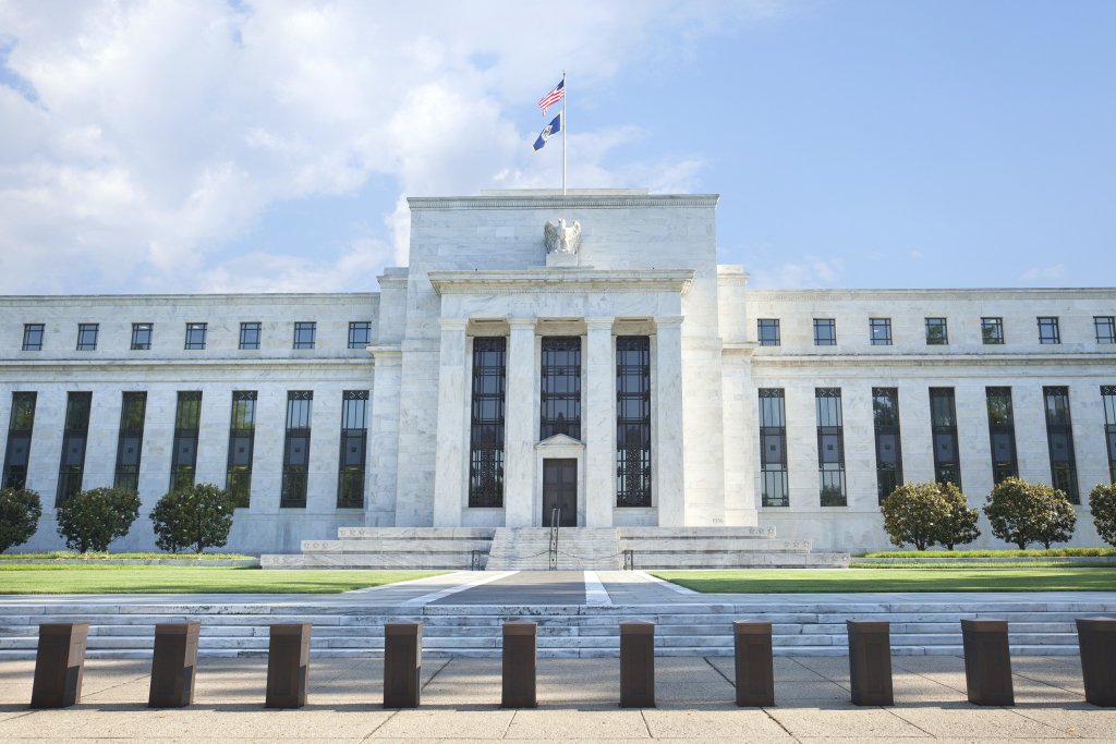 The Origins of Central Banks and the Federal Reserve